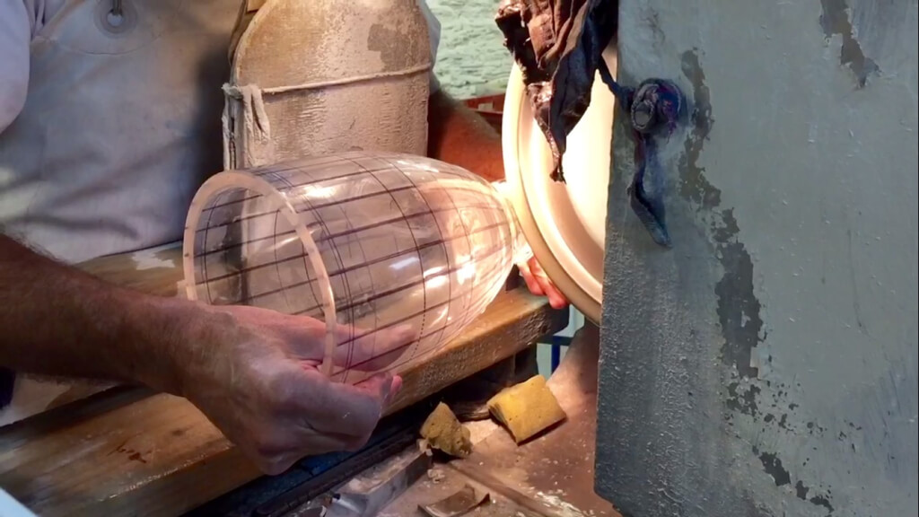 A Master Cutter following the lines.