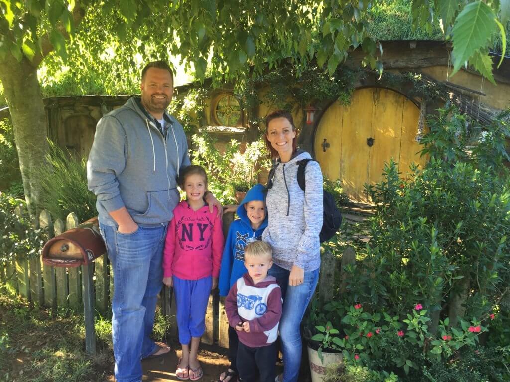 A Hobbit Hole! So dang cute!!